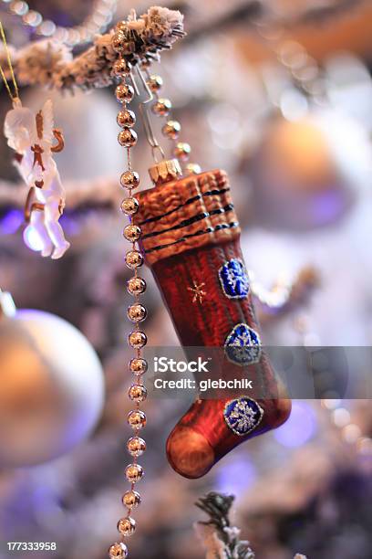 Weihnachtssocken Hung Auf Die Tree Stockfoto und mehr Bilder von Alt - Alt, Altertümlich, Baum