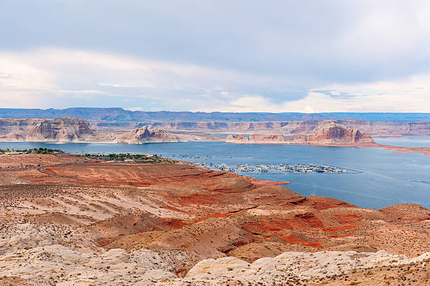 istock Marina at the Lake Powell 177334011