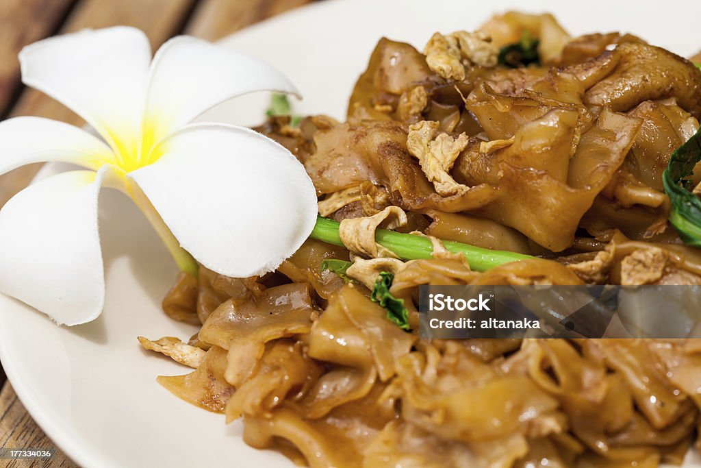 Gebratene Nudeln mit Fleisch - Lizenzfrei Asiatische Kultur Stock-Foto