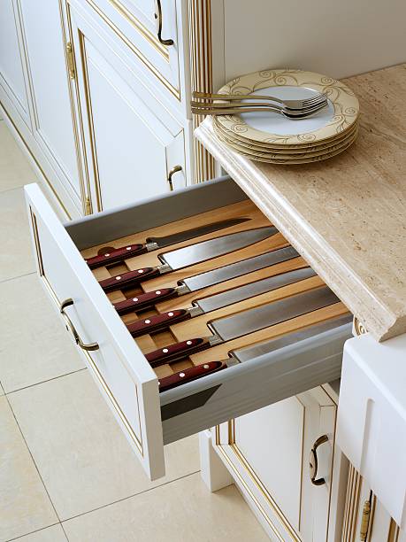 istock Kitchen box with a set of knifes 177335401