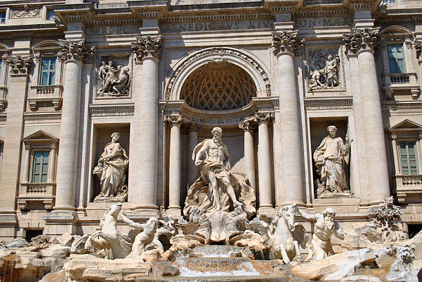 istock Neptune in the Trevi Fountain 177335453