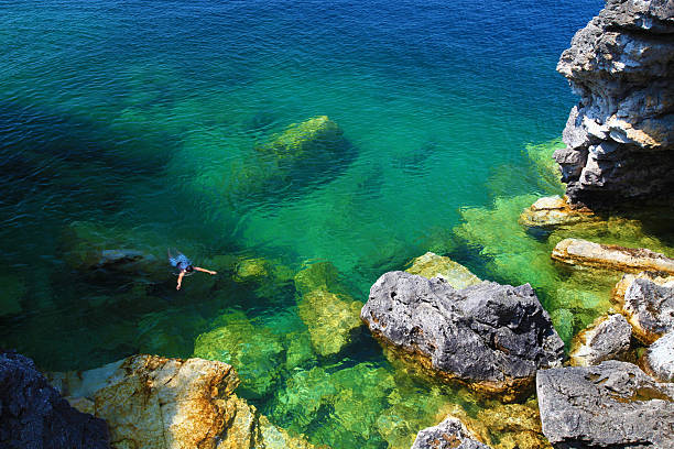 istock Georgian Bay shore at Bruce Peninsula Provincial Park 177339253