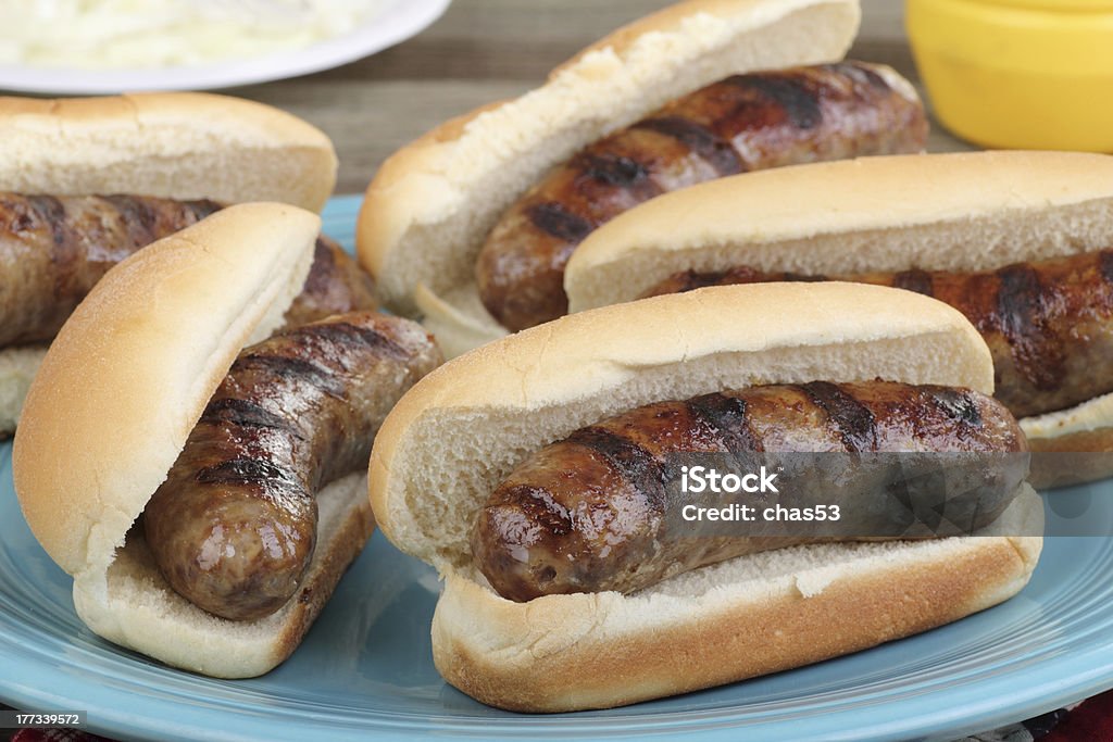 Bratwurst auf Brötchen - Lizenzfrei Bratwurst Stock-Foto