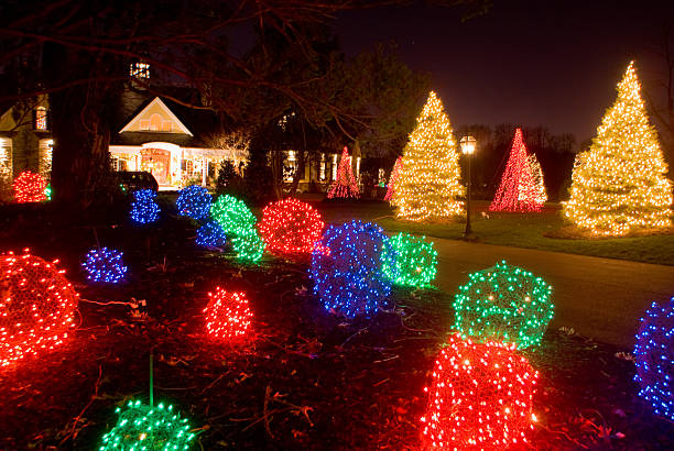 istock House with Christmas Lights 177340123