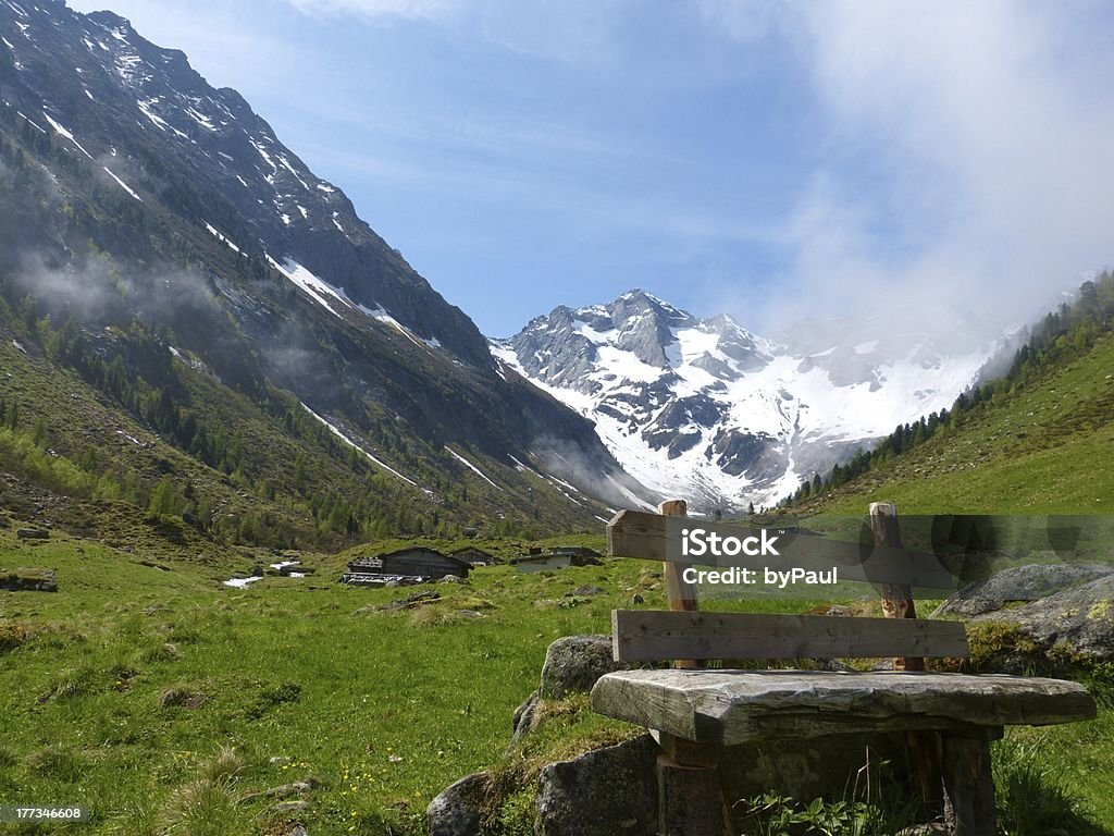 Descanse en las altas montañas - Foto de stock de Alpes Europeos libre de derechos
