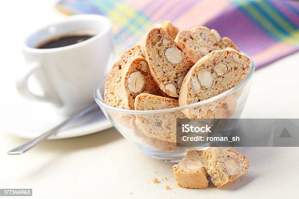 Cantuccini Pliki Cookie - zdjęcia stockowe i więcej obrazów Beżowy - Beżowy, Biscotti di Prato, Chrupiący