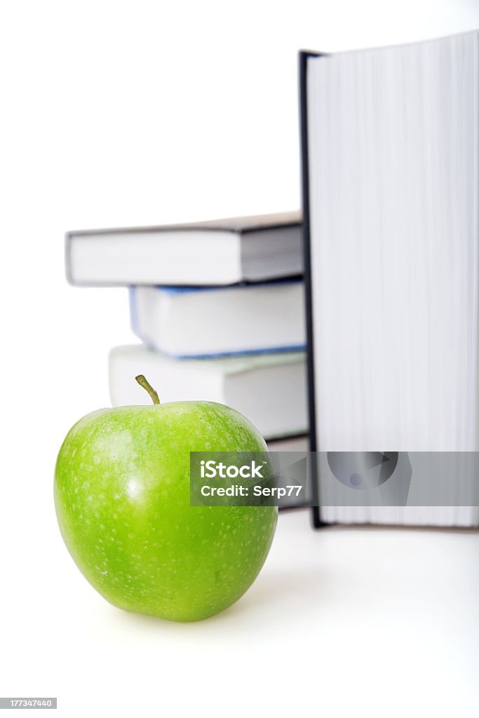 Maçã verde e livros - Foto de stock de Alimentação Saudável royalty-free