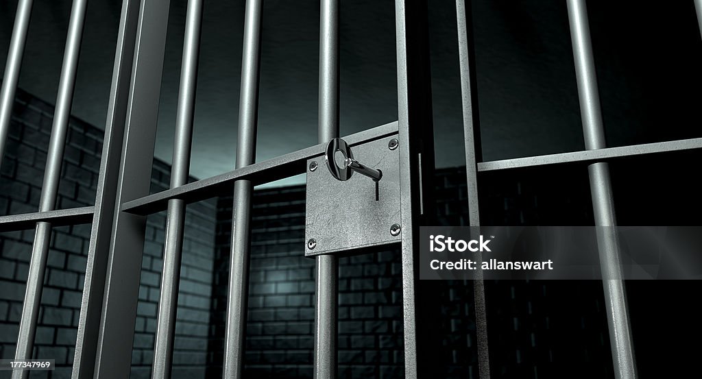 Więzienia Cell z otwartych drzwi - Zbiór zdjęć royalty-free (Więzienie)