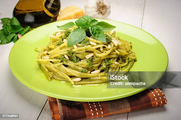 Foto de Linguine Al Pesto e mais fotos de stock de Linguini - Linguini, Pesto, Alho