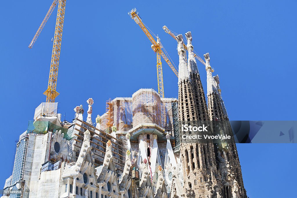 towers of Sagrada Familia в Барселоне Базилика - Стоковые фото Антонио Гауди роялти-фри