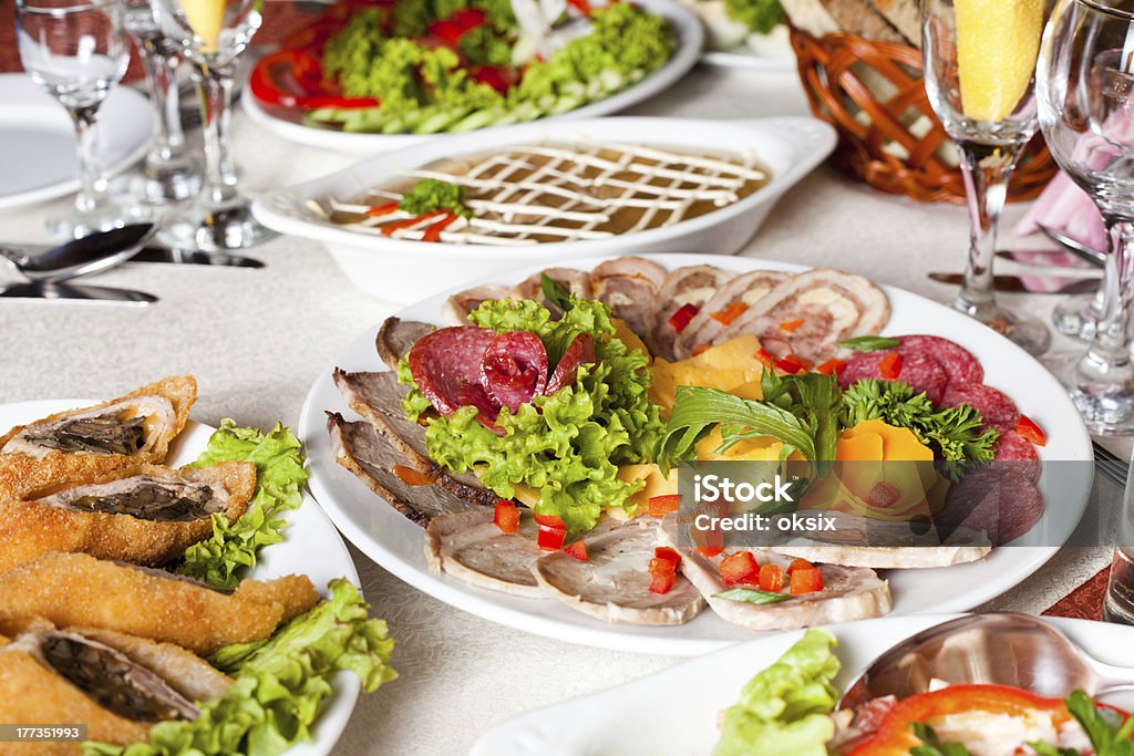 Carne fatiada - Foto de stock de Alface royalty-free