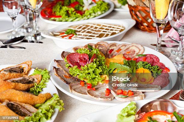 Foto de Carne Fatiada e mais fotos de stock de Alface - Alface, Almoço, Antepasto