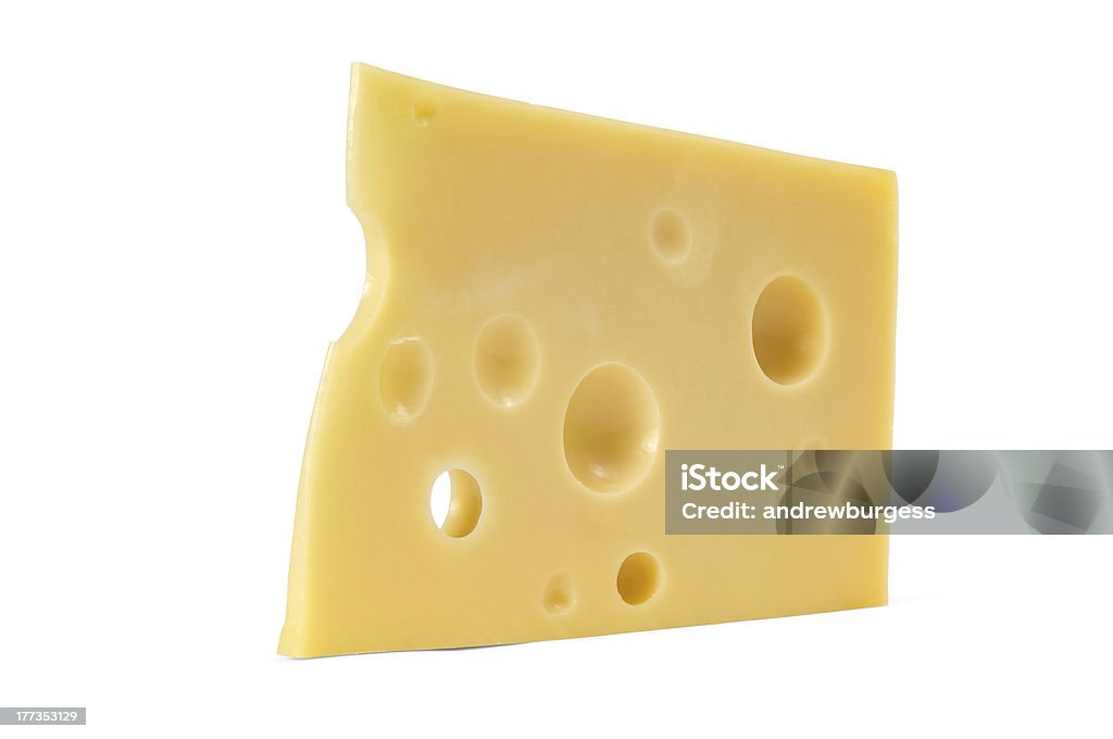 Schweizer Käse mit Löchern auf einem weißen Hintergrund. - Lizenzfrei Schweizer Käse Stock-Foto