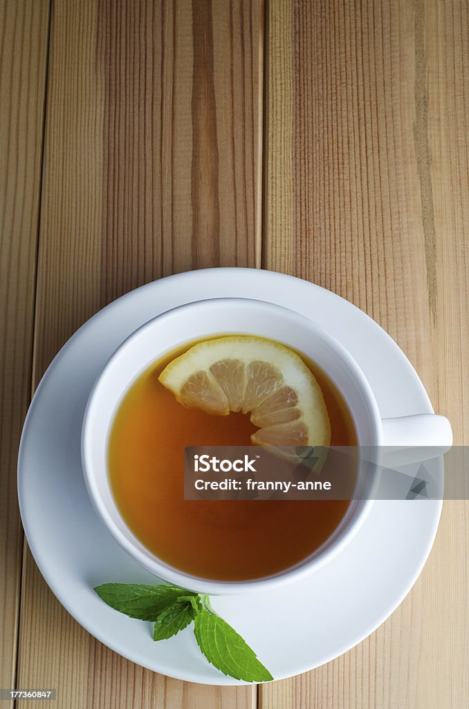Lemon Tee mit Minze-Blätter - Lizenzfrei Ansicht aus erhöhter Perspektive Stock-Foto