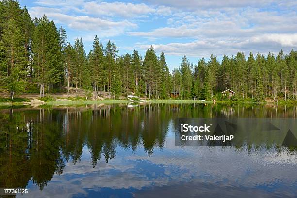 North Lake Mit Glatter Oberfläche Stockfoto und mehr Bilder von Baum - Baum, Bildhintergrund, Finnisch-Lappland
