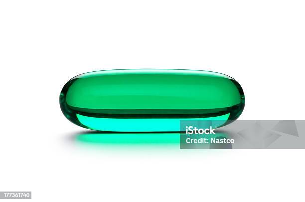 Zielona Tabletka - zdjęcia stockowe i więcej obrazów Kapsułka - Kapsułka, Lekarstwo, Opieka zdrowotna i medycyna