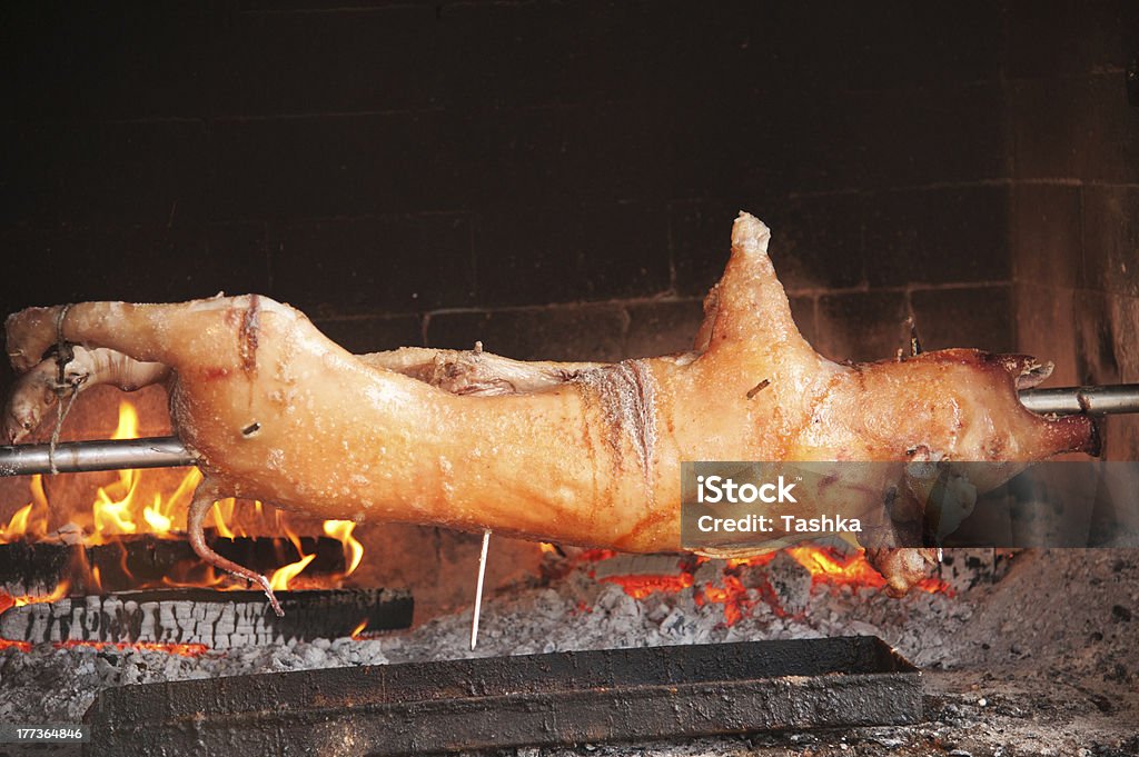 Жареный свинья - Стоковые фото Барбекю роялти-фри