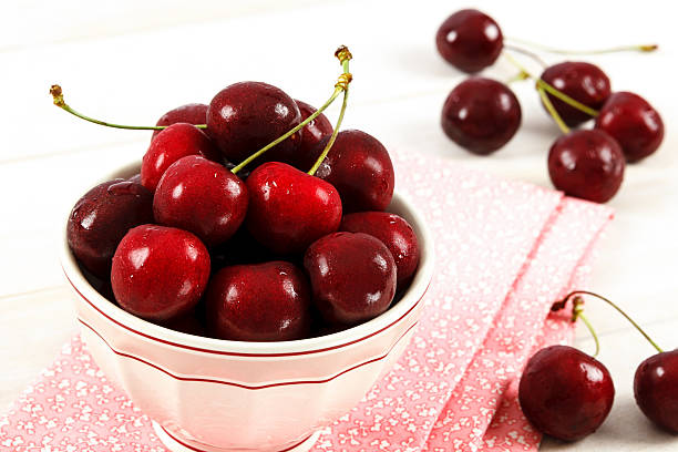 Cтоковое фото Свежие Красные в Чаша Cherries