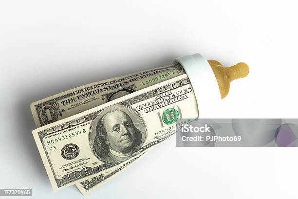 経済危機フィーディングボトルドル - 哺乳瓶のストックフォトや画像を多数ご用意 - 哺乳瓶, 通貨, アメリカ合衆国