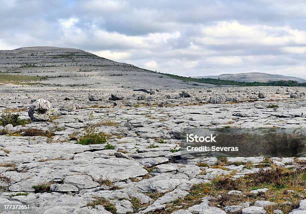 El Burren Paisaje Foto de stock y más banco de imágenes de Cielo - Cielo, Condado de Clare, Formación karst