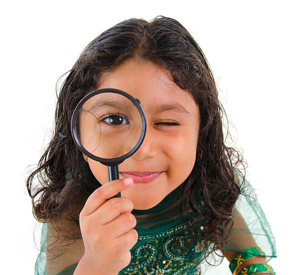 esplorazione. - searching child curiosity discovery foto e immagini stock