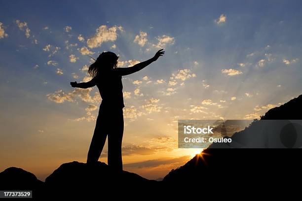 Foto de Vida De Diversão e mais fotos de stock de Adulto - Adulto, Alegria, Beleza