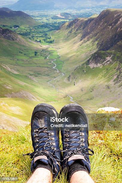 Dale Cumbre De Foto de stock y más banco de imágenes de Camping - Camping, Agua, Aire libre