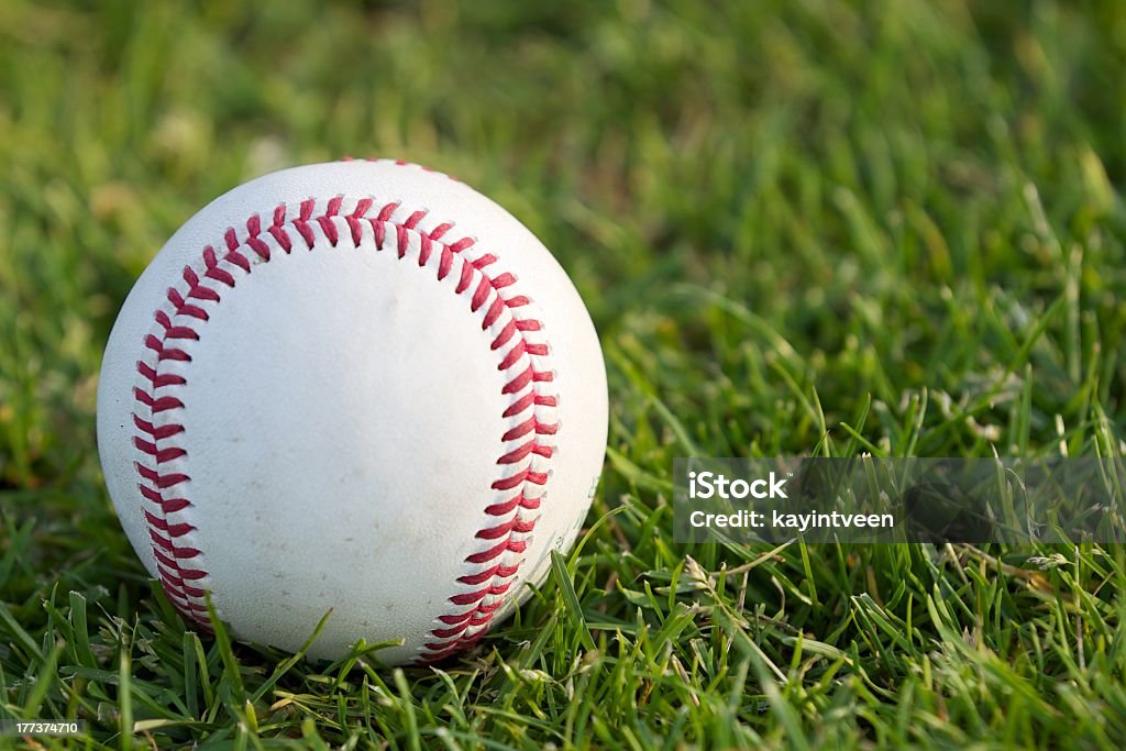 Baseball-Spieler auf dem Rasen - Lizenzfrei Alt Stock-Foto