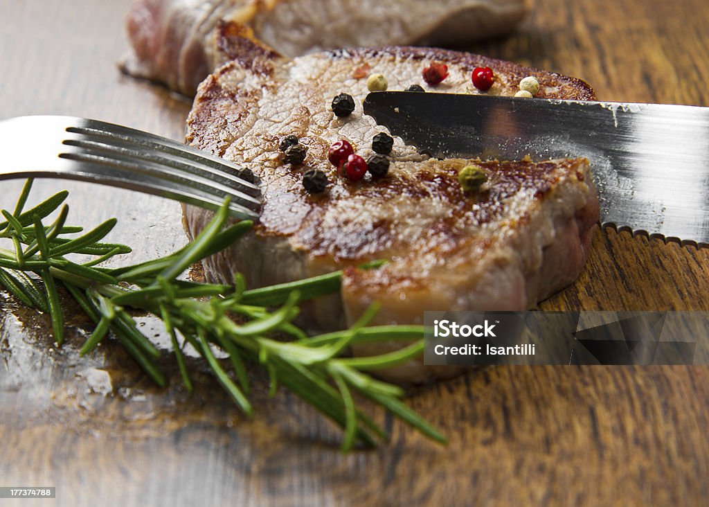Carne alla griglia filetto - Foto stock royalty-free di Alla griglia