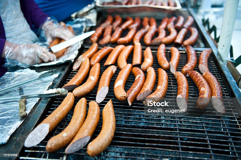 Almohadas de perros calientes Grill - Foto de stock de Alimento libre de derechos