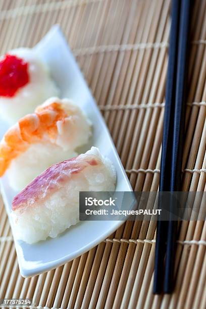 Sushi - Fotografias de stock e mais imagens de Arroz - Alimento Básico - Arroz - Alimento Básico, Camarão - Marisco, Comida