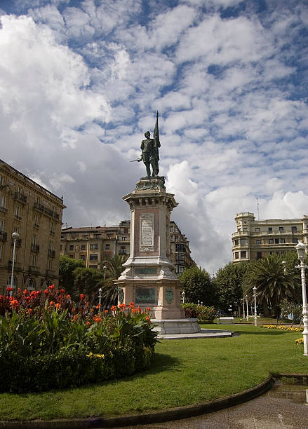 istock san sebastian - oquendo statue 177376087