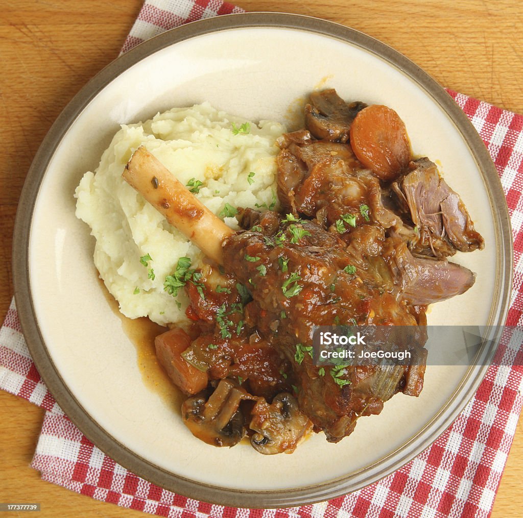 Duszony Lamb Chwyt z tłuczonych ziemniaków - Zbiór zdjęć royalty-free (Jagnięcina - mięso)