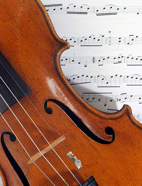 violino e pontuação - concertmaster imagens e fotografias de stock