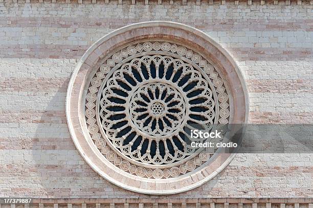 Assisi Rosácea - Fotografias de stock e mais imagens de Assisi - Assisi, Primeiro plano, Ao Ar Livre