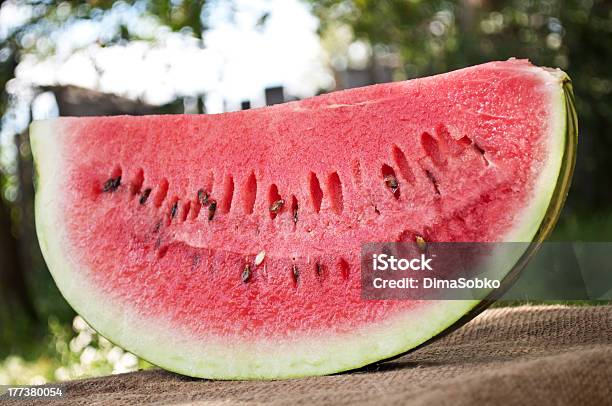 Frische Stück Wassermelone Stockfoto und mehr Bilder von Beere - Obst - Beere - Obst, Dessert, Erfrischung