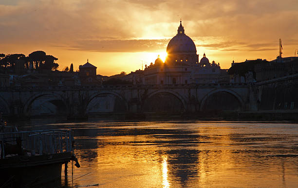 istock Rome - sunset over Basilica di San pietro and Tiber 177380462