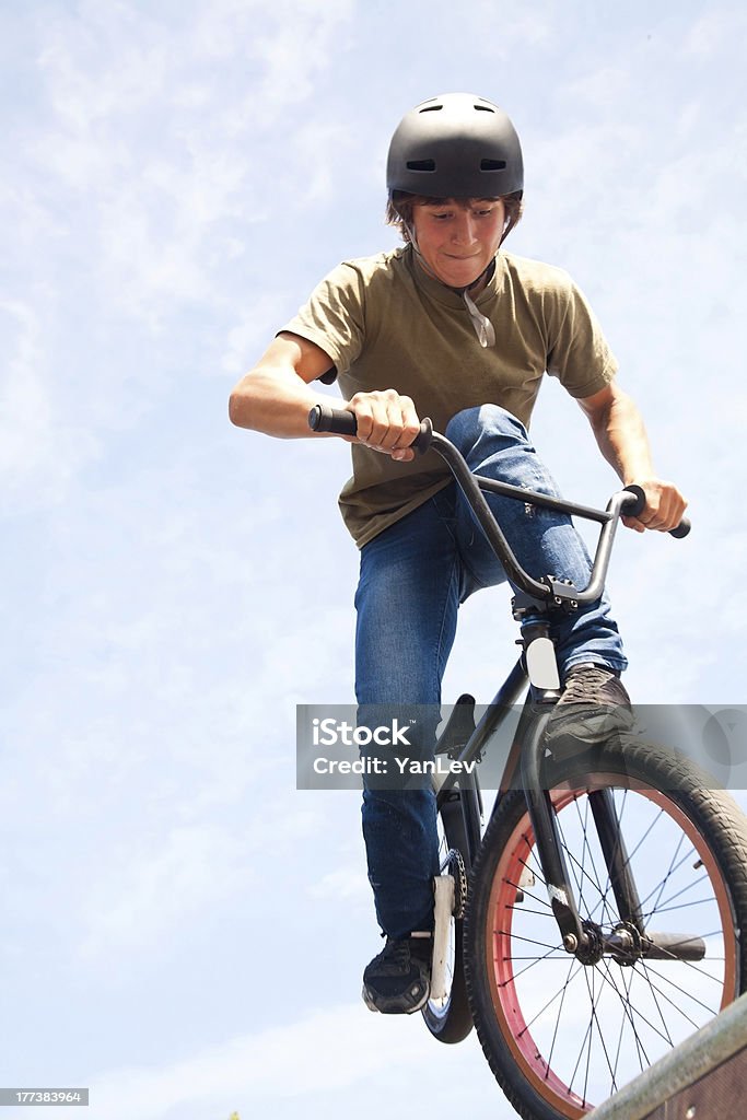 BMX bicycler 램프로 - 로열티 프리 BMX 자전거타기 스톡 사진