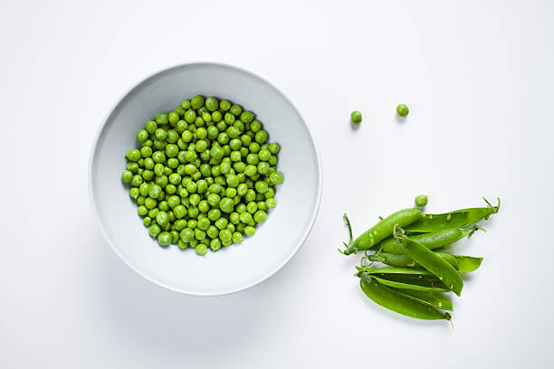 istock fresh green peas in bowl 177384544