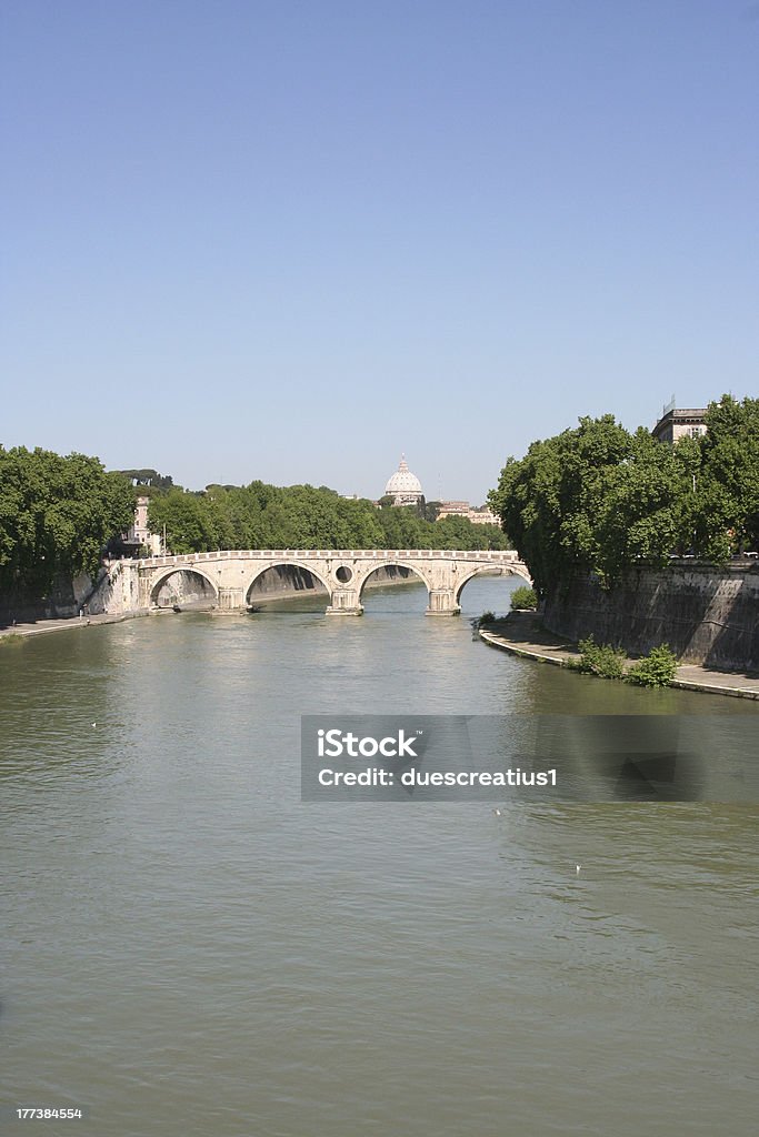 Vatican, Rome, Italie-Vue sur la rivière - Photo de Arc - Élément architectural libre de droits