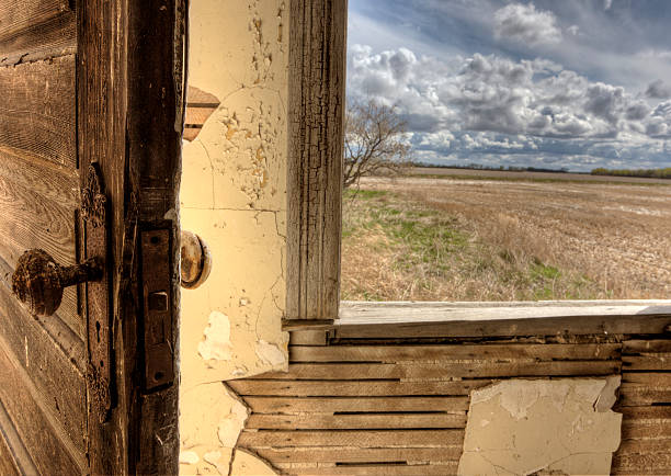 istock Interior abandoned house prairie 177386299