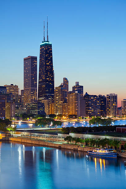 Beautiful Chicago skyline on sunset Chicago downtown skyline at dusk. lake shore drive chicago stock pictures, royalty-free photos & images