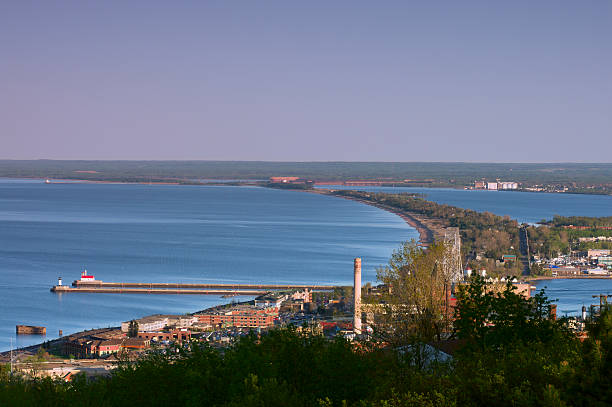 istock Lake Superior Shores in Duluth 177393551