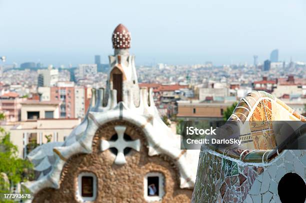 Gaudiego Parc Guell W Barcelonie - zdjęcia stockowe i więcej obrazów Antoni Gaudí - Antoni Gaudí, Aranżować, Architektura