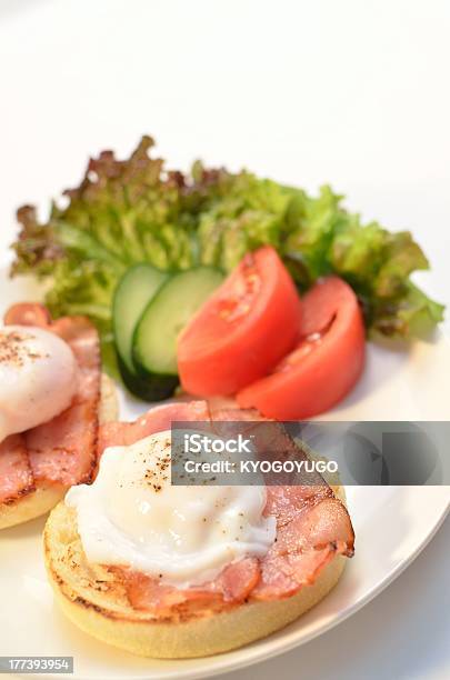 Poached Egg Eggs Benedict Stock Photo - Download Image Now - Egg - Food, English Muffin, Poached Food