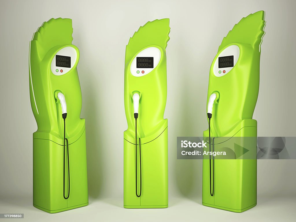 Eco friendly transporte: As estações de carregamento de veículos elétricos - Royalty-free Carregar - Eletricidade Foto de stock