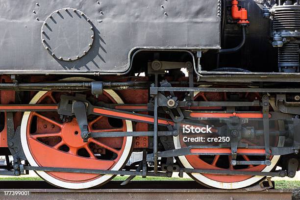 Treno A Vapore Ruota - Fotografie stock e altre immagini di Acciaio - Acciaio, Antico - Vecchio stile, Carbone