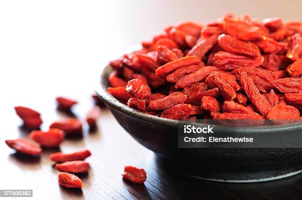 Bayas Goji Foto de stock y más banco de imágenes de Alimento - Alimento, Alimentos deshidratados, Antioxidante