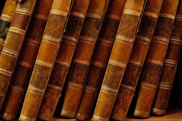 antiguo libros antiguos - book law instruction manual old fotografías e imágenes de stock