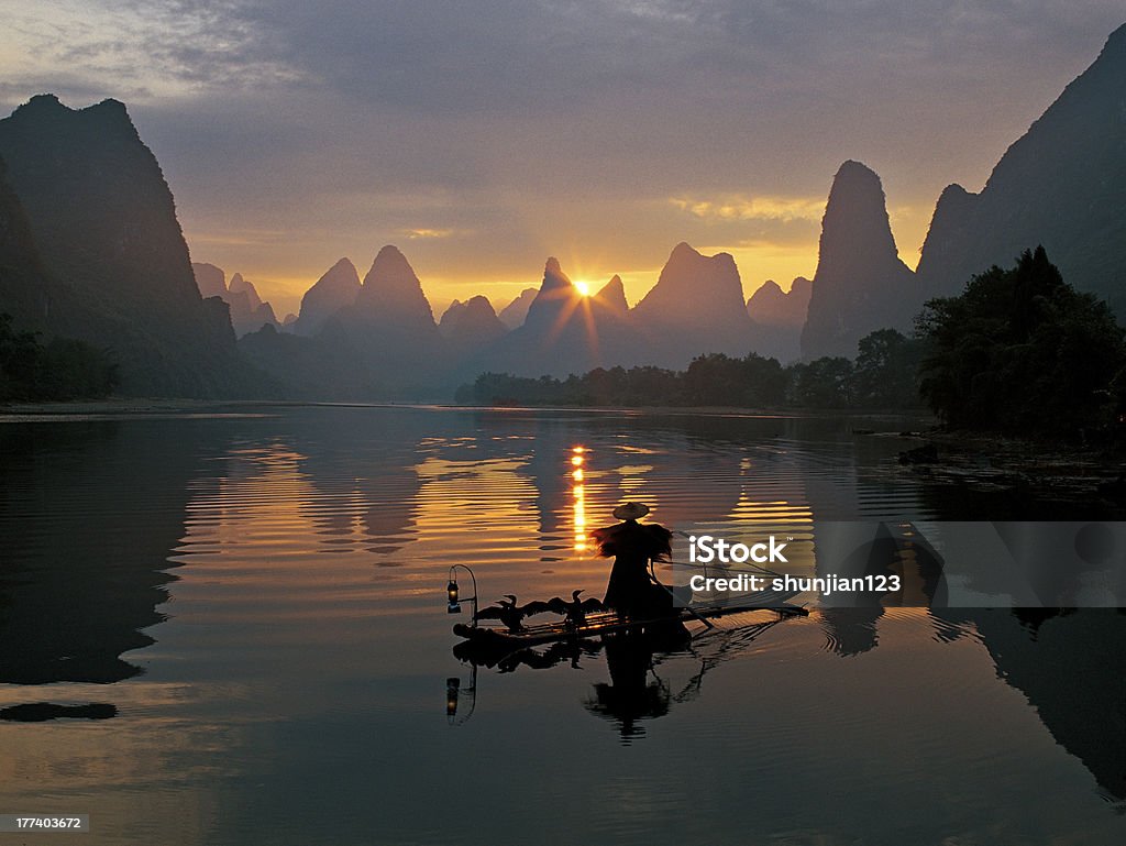 Pescadores e Águia-marinha no Rio Li - Royalty-free China Foto de stock